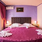 Voila Hotel Mamaia