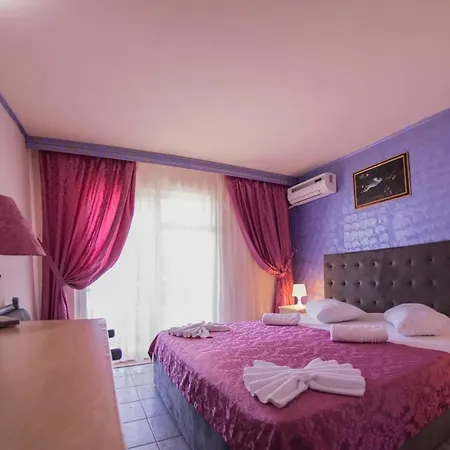 Hotel Voila 3*